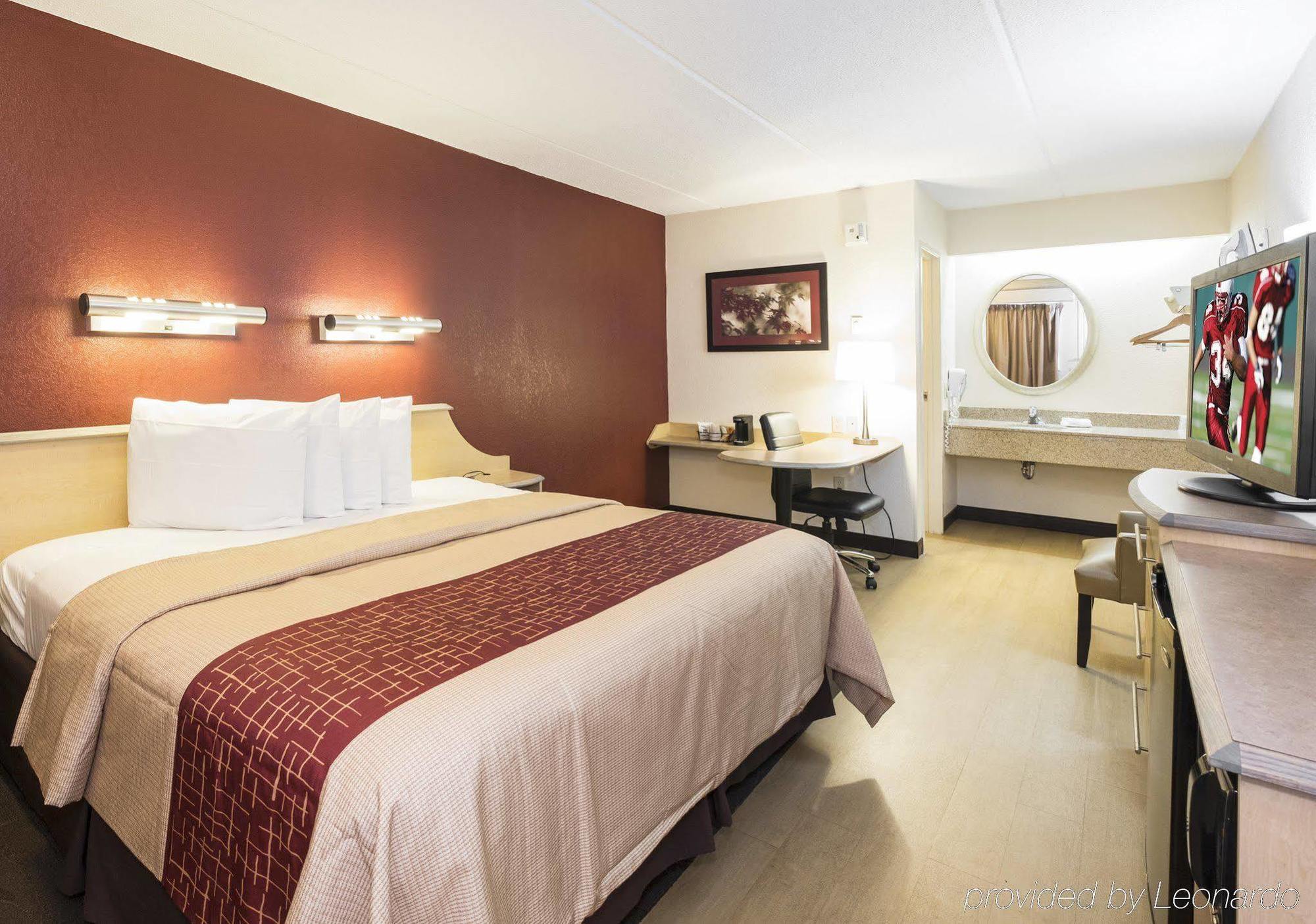Red Roof Inn Columbia East - Ft Jackson Exterior photo